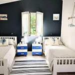 A Pochi Passi Dalle Spiagge Di *